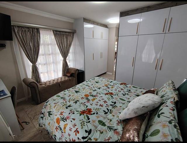 3 BEDROOM TOWNHOUSE FOR SALE IN SUNNINGDALE